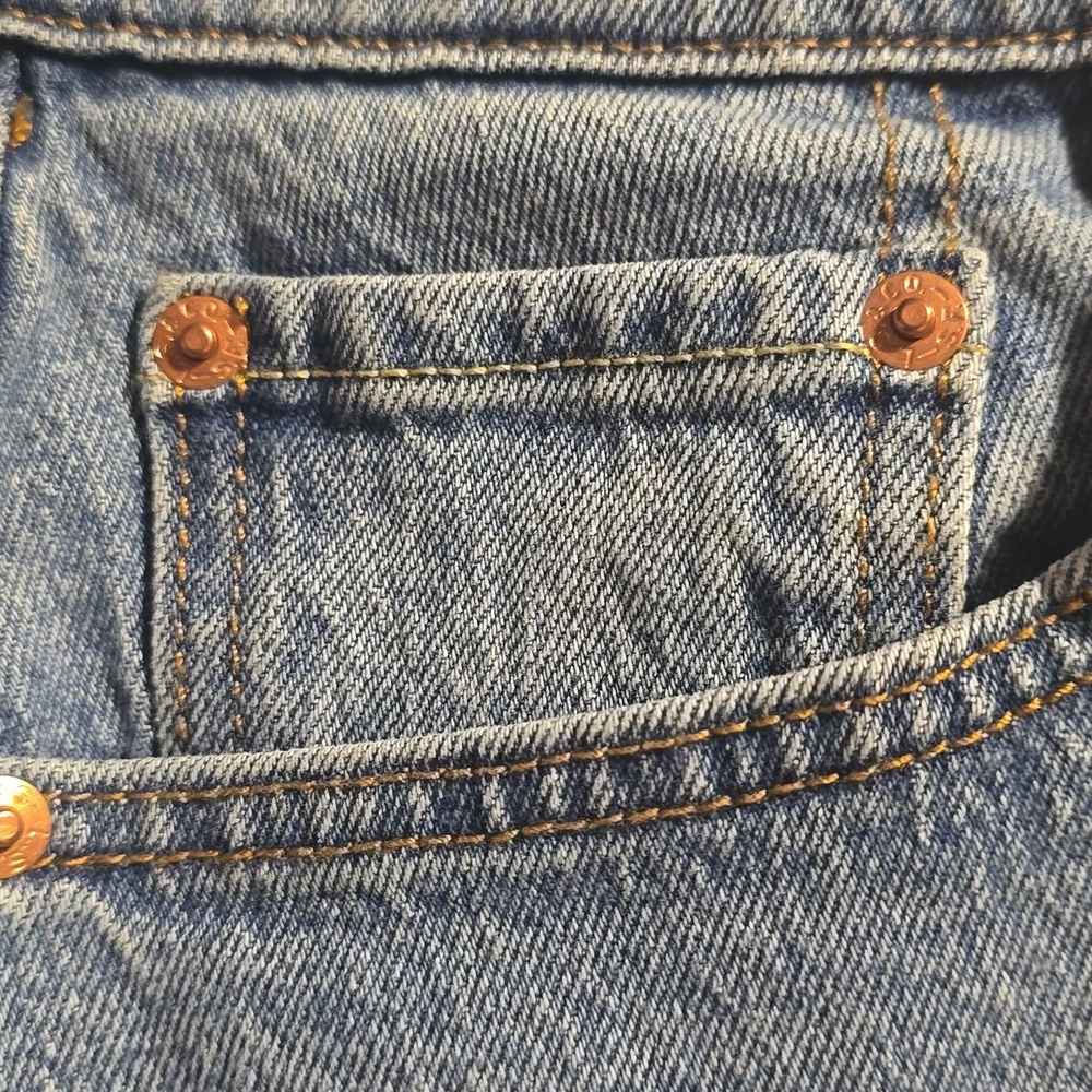 Levi’s® 501 Curve High-Rise Straight Leg Jean, Lucid Dream, Retail $98.00 USD - Picture 15 of 16